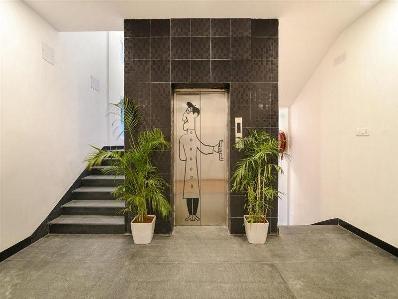 Hotel Oyo Townhouse 091 Nungambakkam Madrás Exterior foto