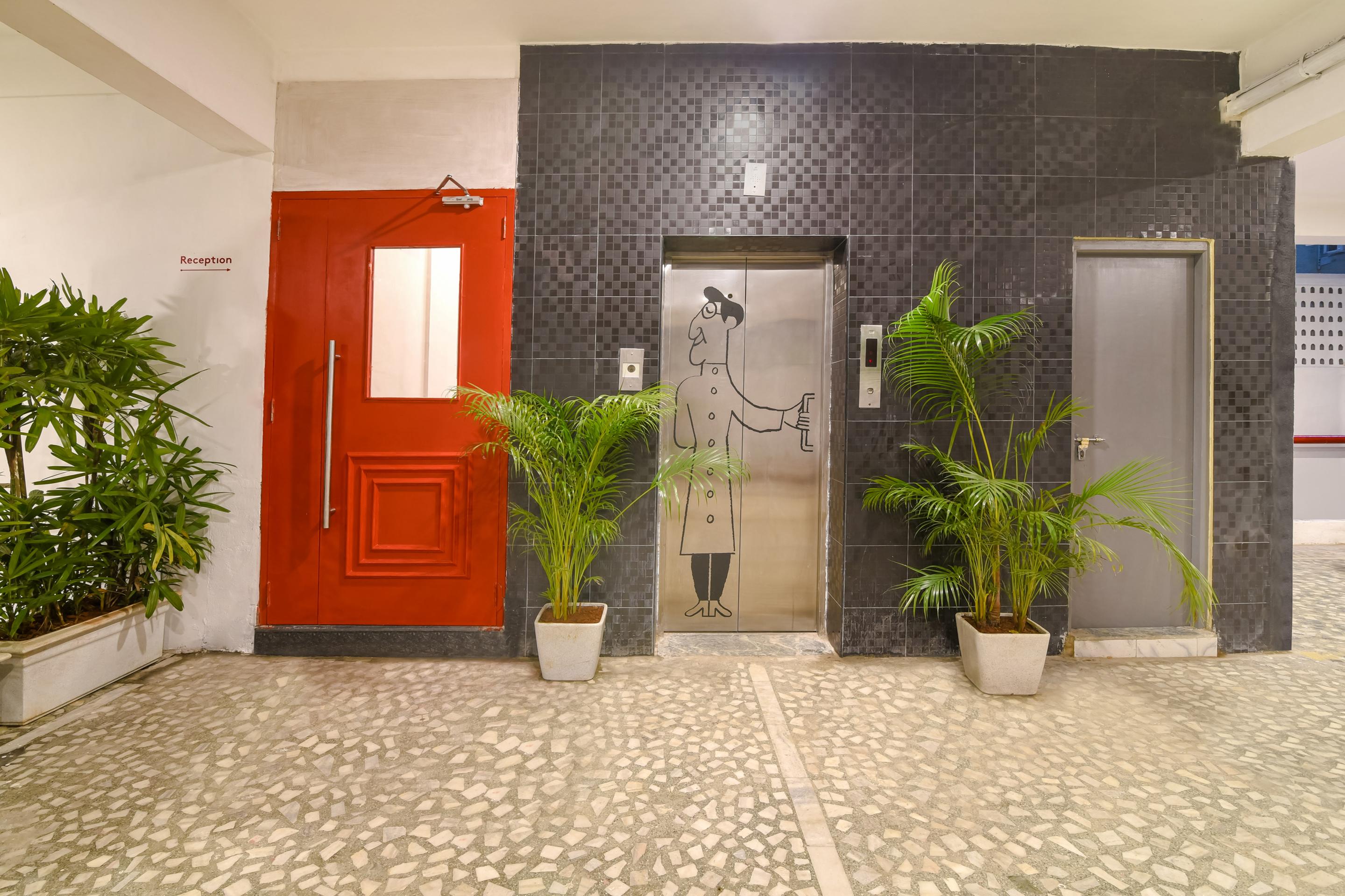 Hotel Oyo Townhouse 091 Nungambakkam Madrás Exterior foto